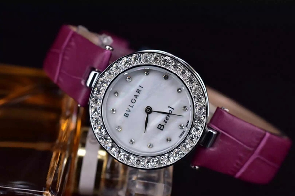 ブルガリ時計正面デザイン